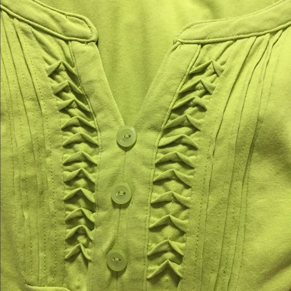 Lime green cotton top with fancy neckline EUC - Picture 4 of 4